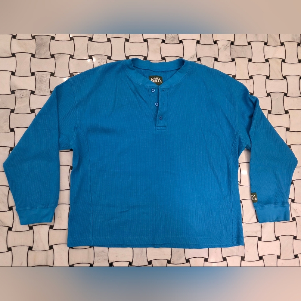 Daily Drills 💙RARE💙 Blue Thermal Henley XS/S